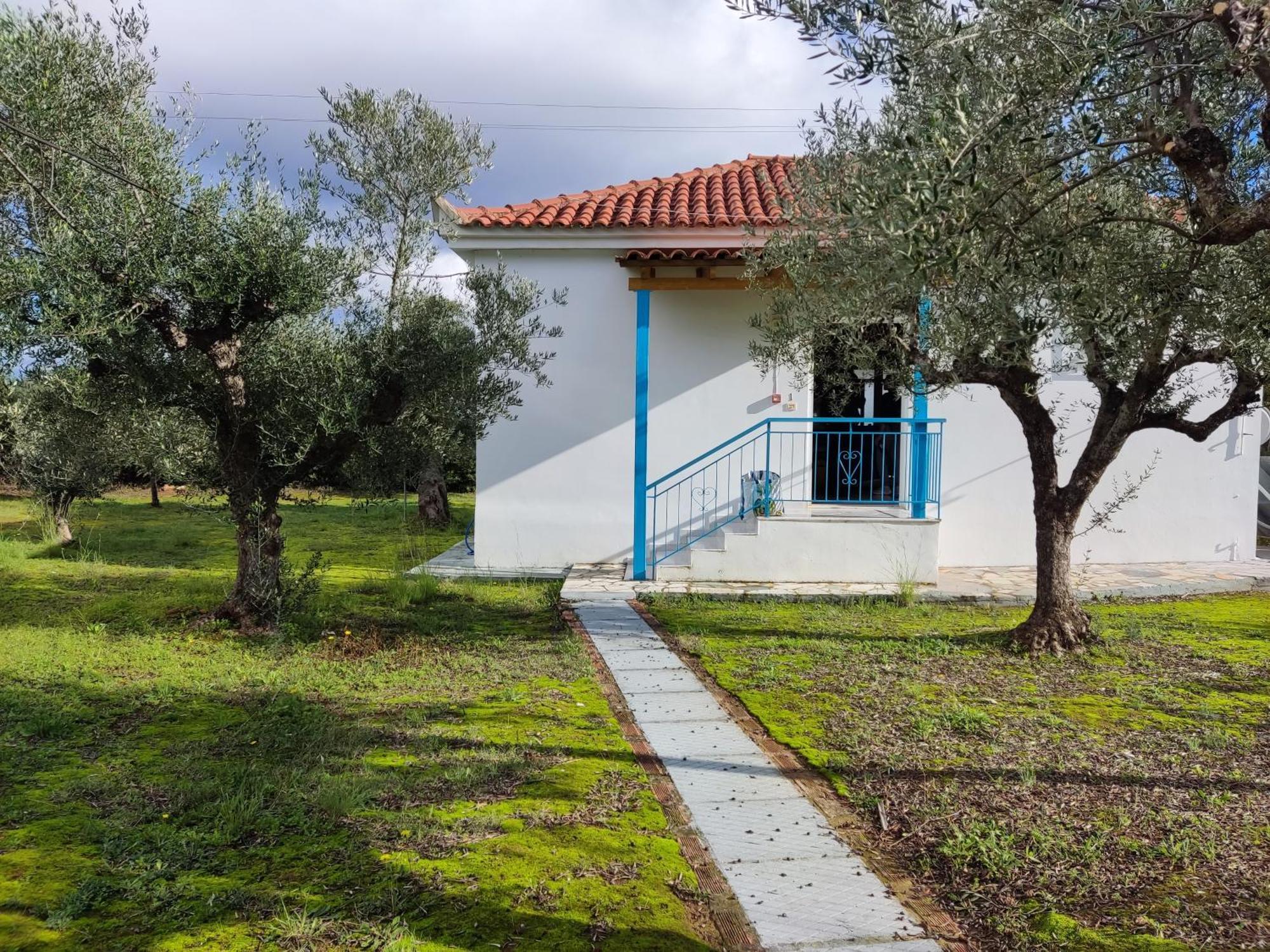 Coral Villas Kómboi Exterior foto